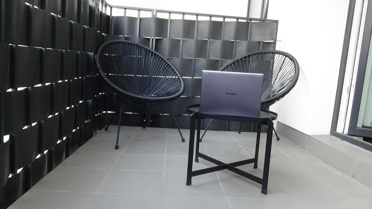 Esperion 7 Days Apartment Варшава Екстериор снимка