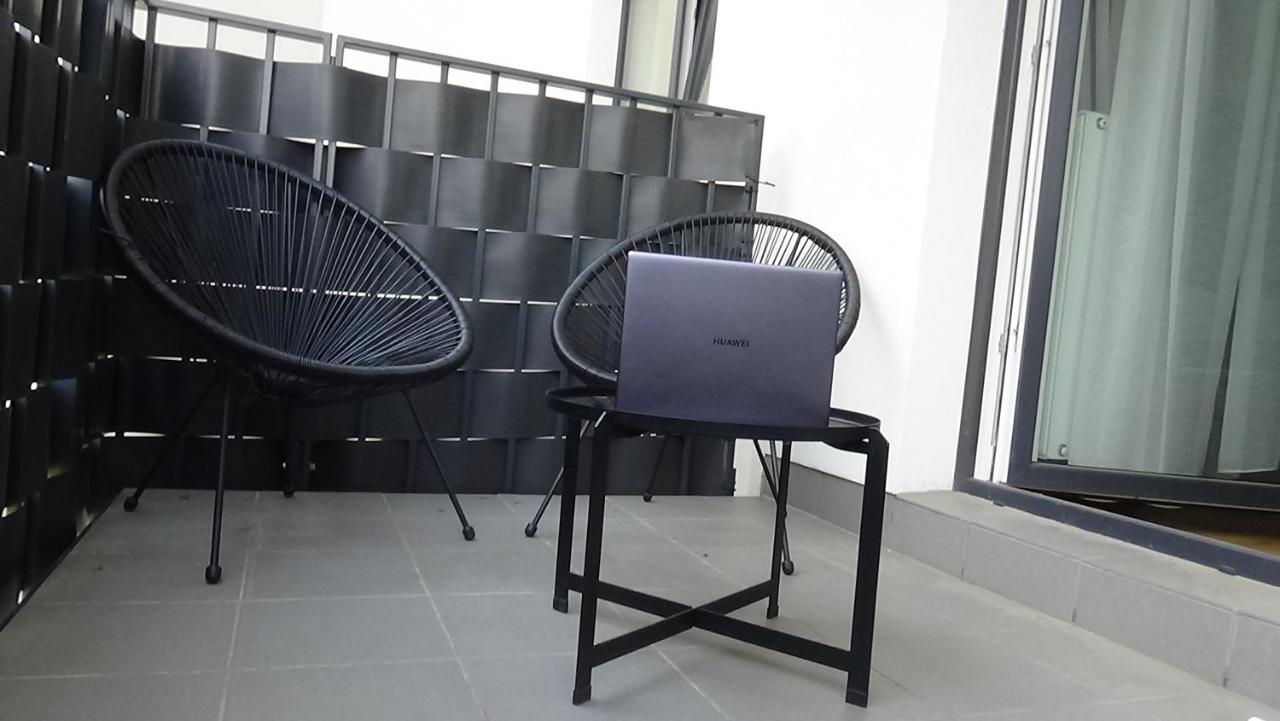 Esperion 7 Days Apartment Варшава Екстериор снимка